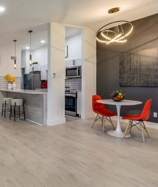 Building Photo - 2627 Douglas Ave