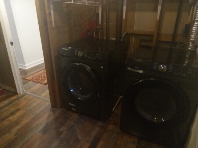 Foto del edificio - 7033 Marshall St