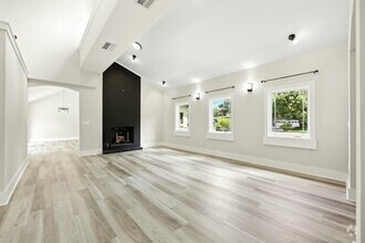 Building Photo - 5432 Grove Ave