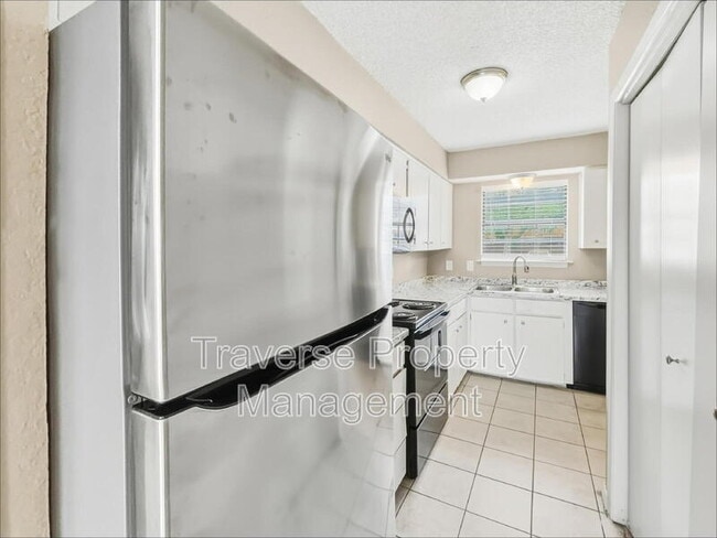 Foto del edificio - 1006 Bland Dr