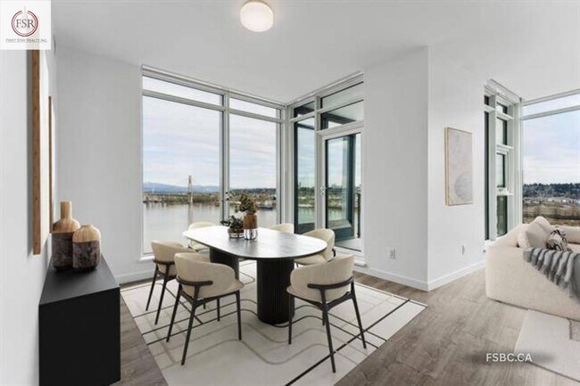 Building Photo - 680 Quayside Dr