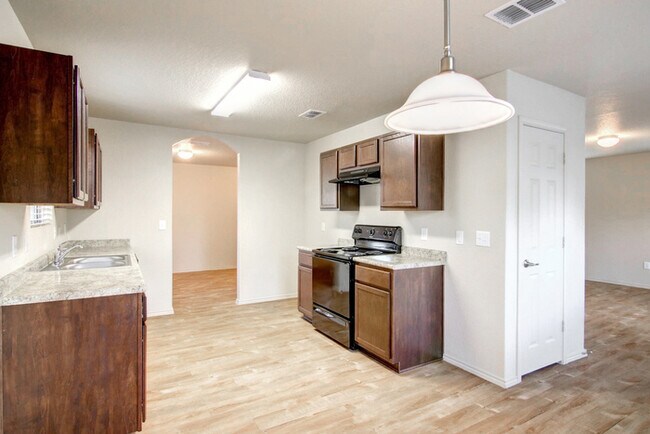 Building Photo - Enclave at Northeast Crossing - 7530 Whisp...