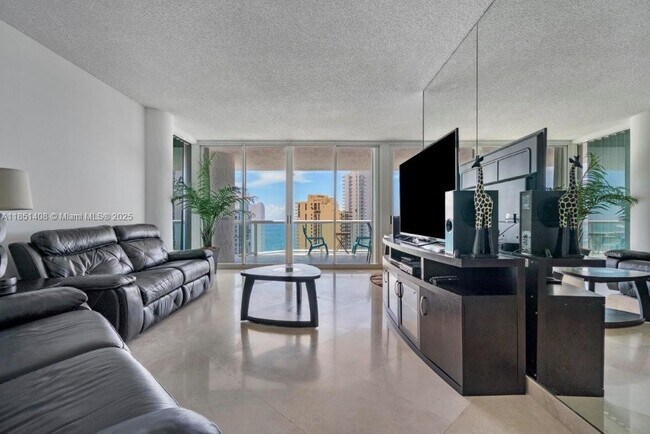 Foto del edificio - 16400 Collins Ave