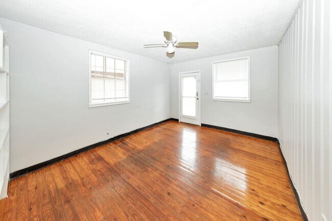 Foto del edificio - 1443 Oxford Rd NE
