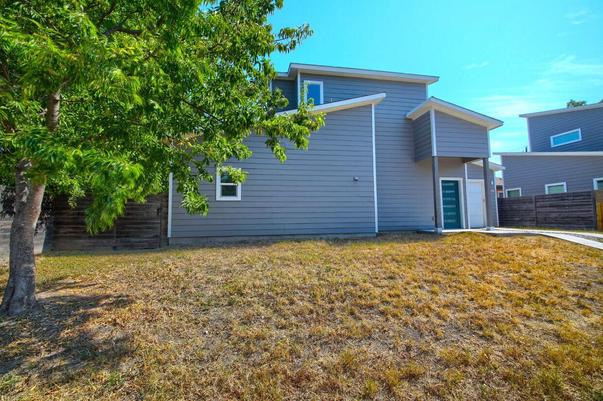 7600 Carver Ave, Austin, TX 78752 House Rental in Austin, TX
