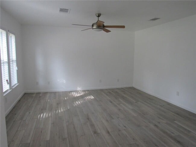 Foto del edificio - 2107 Deer Creek Trail