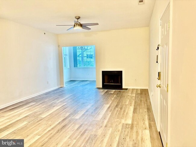 Building Photo - 606 Moonglow Rd