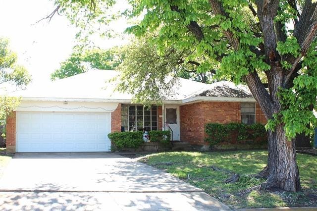 Primary Photo - 6020 Cedar Glen Dr