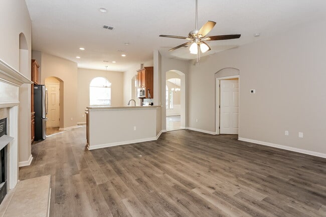 Foto del edificio - 3146 Wandering Oaks Dr
