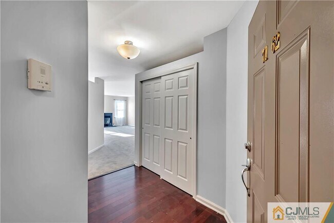 Building Photo - 7162 Elm Ct