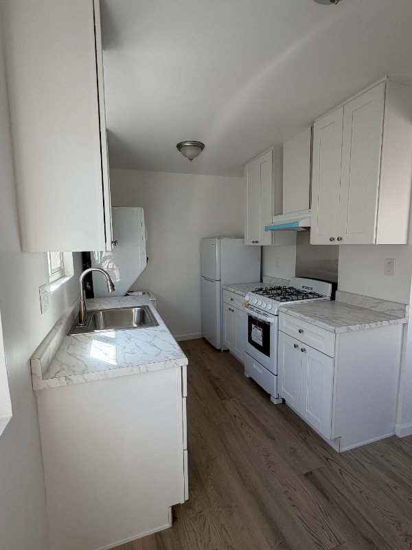 Foto del edificio - 9719 Cherry St