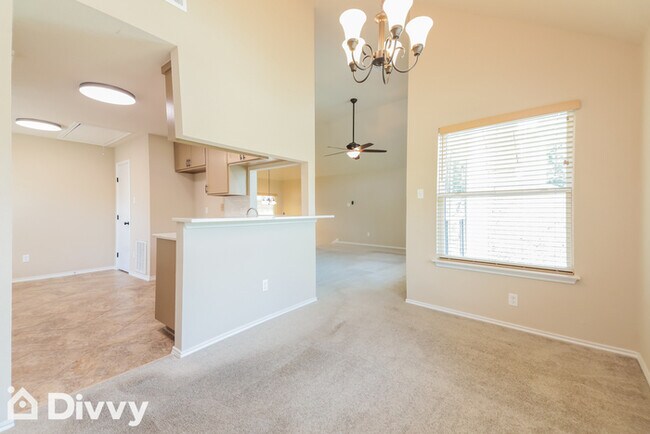 Building Photo - 1335 Jasmine Dr