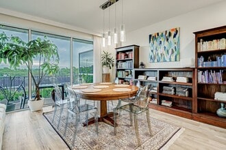 Building Photo - 2200 Willowick Rd