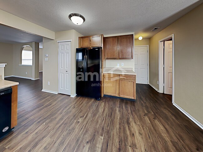 Building Photo - 502 Bourneside Dr