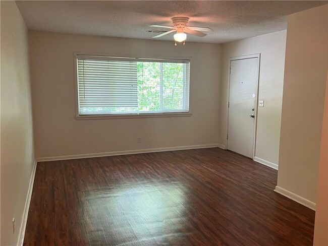 Foto del edificio - 343 N Willow Ave
