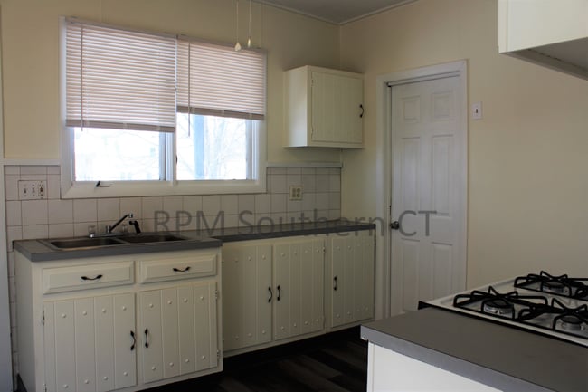 Building Photo - 1st Floor – West Haven – Fabulous Location
