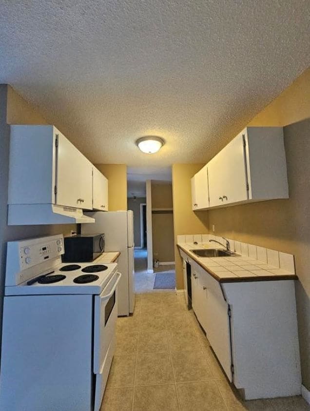 Building Photo - 2 Bed 1 Bath Unit in Red Deer, AB