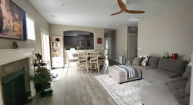Building Photo - 3415 S Garibaldi Pl