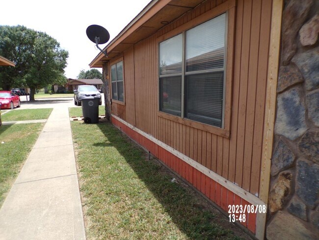 Foto del edificio - 6109 NW Elm Ave