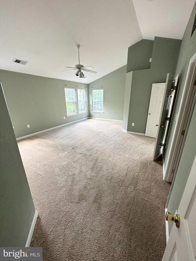 Building Photo - 46732 Hollow Mountain Pl