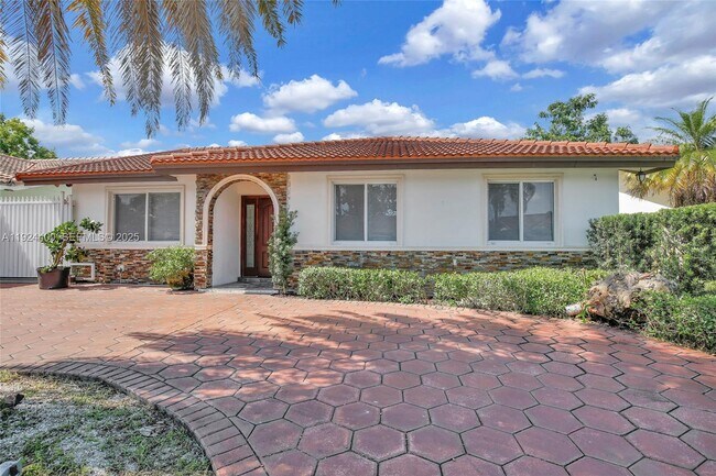 Building Photo - 9862 SW 145th Pl