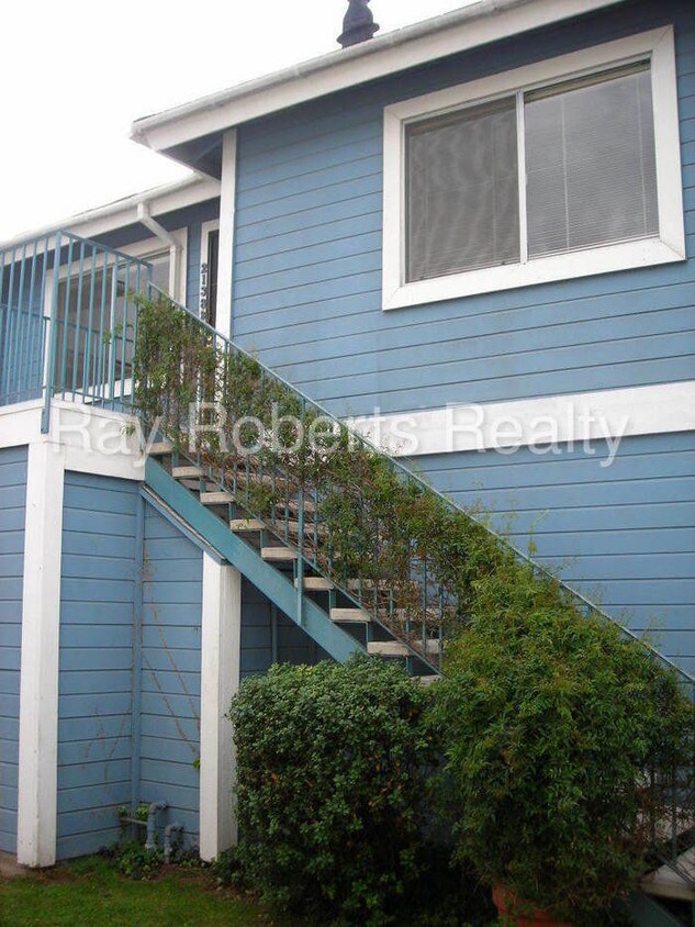 Primary Photo - 2138 Orange Ave