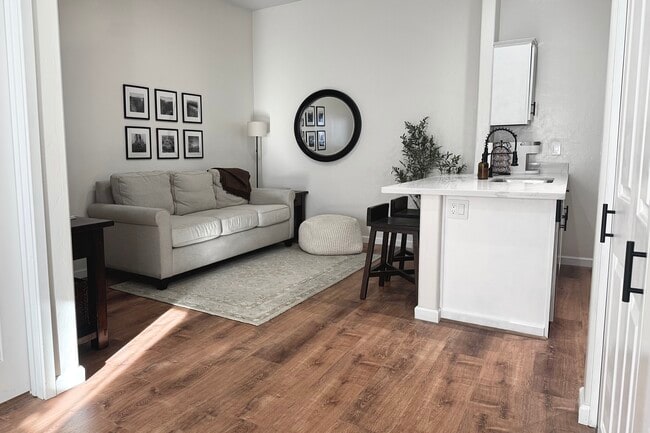 Building Photo - 2024 E River Rd