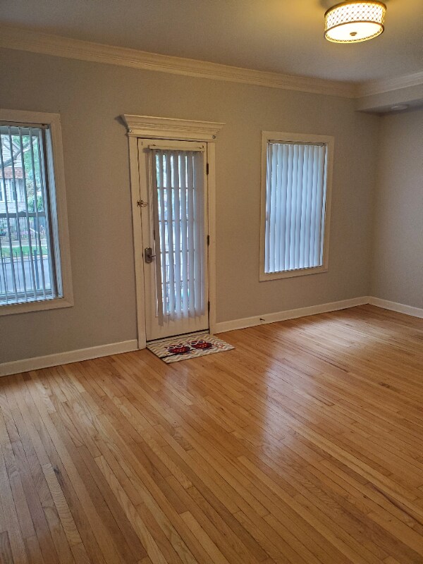 Foto del edificio - 2157 N Kenneth Ave