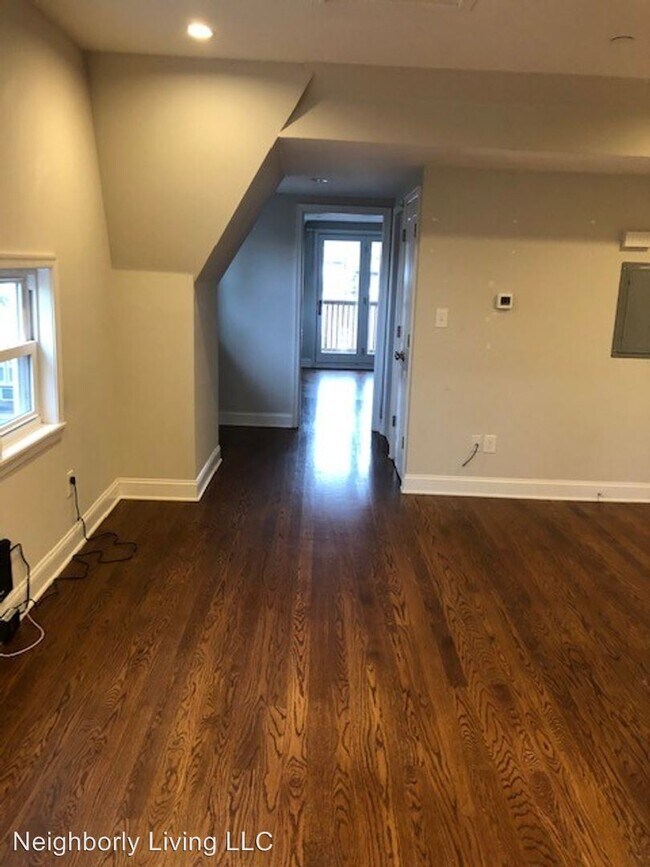 Building Photo - 343 E Gorgas Ln