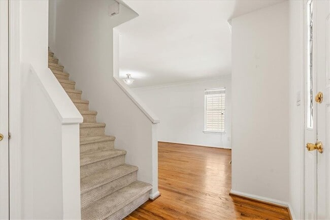 Building Photo - 11190 Abbotts Station Dr