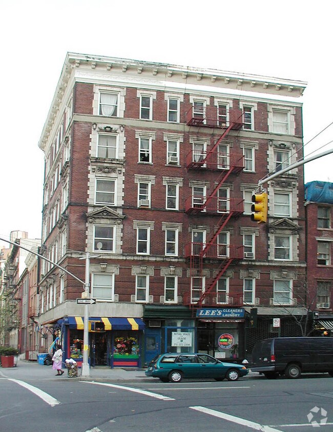 Foto del edificio - 636 Hudson St