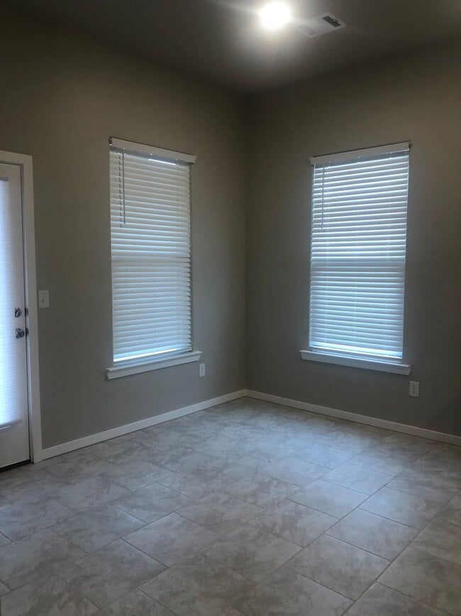 Foto del edificio - Brand New Home in Hertiage Hills 3/2/2