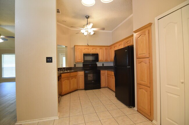 Building Photo - 2502 Willow Springs Rd
