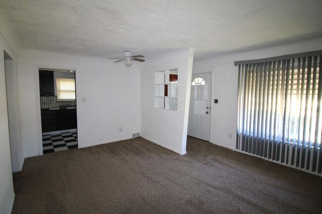 Building Photo - 3 Bedroom 1 Bath Home In Detroit