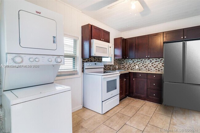 Foto del edificio - 440 NW 93rd St