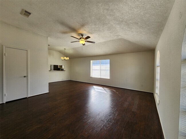 Foto del edificio - 2446 Autumn Springs Ln