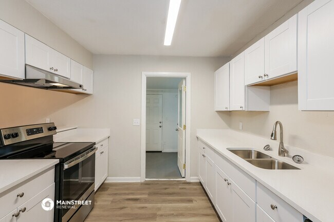 Building Photo - 12634 N 30th Ave