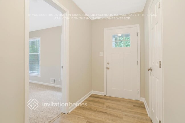 Building Photo - 1801 Romans Dr