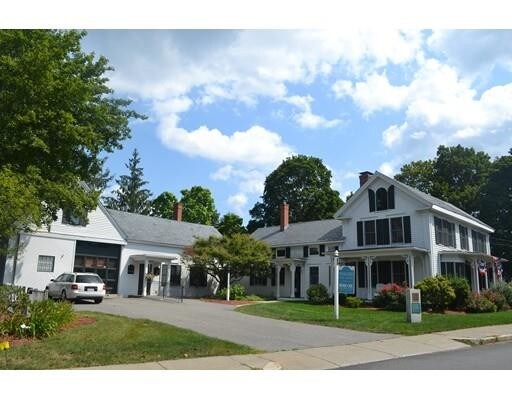 Primary Photo - 20 Meetinghouse Rd