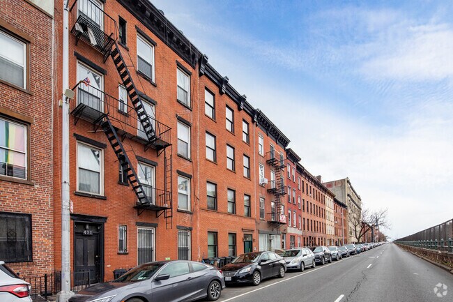 Building Photo - 473 Hicks St