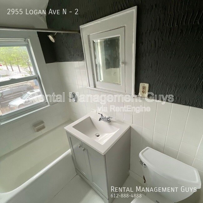 Foto del edificio - 2955 N Logan Ave