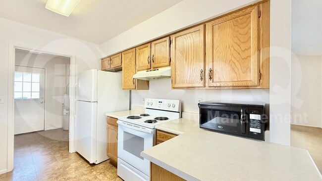 Foto del edificio - 1055 N Recker Rd