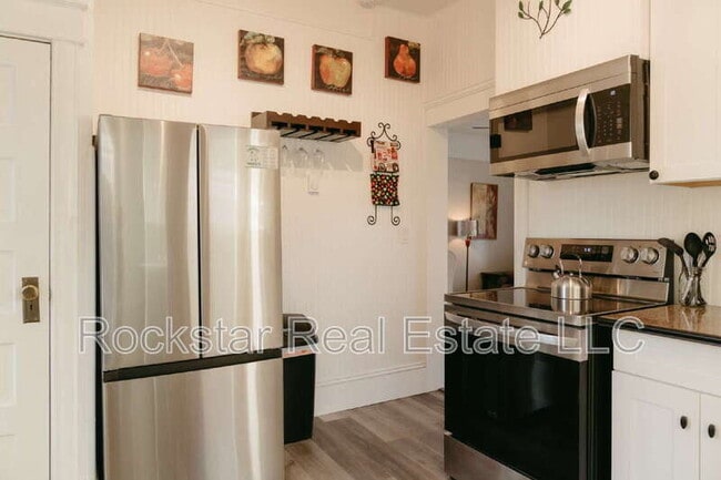 Building Photo - 1307 W Cleveland Ave