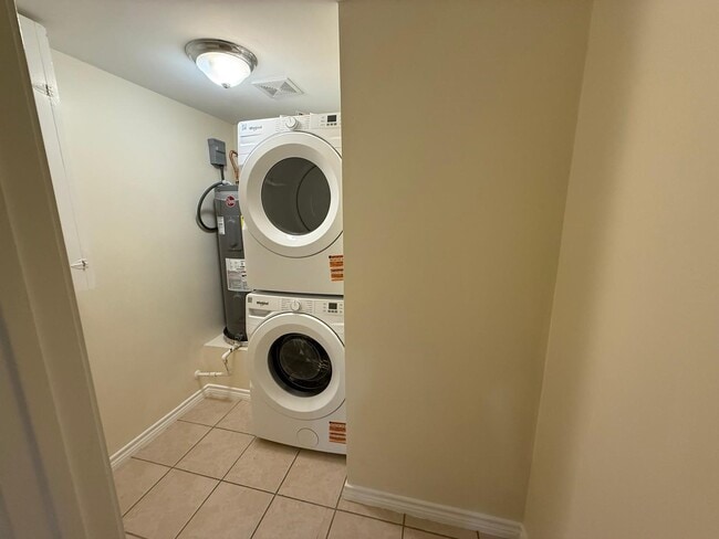 Building Photo - 914 E 25th St