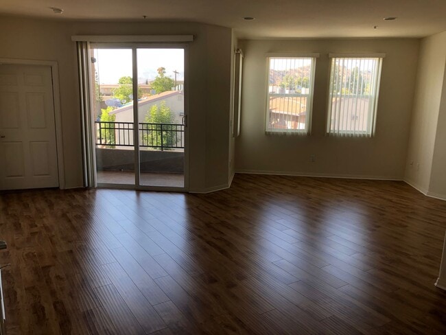 Interior Photo - Glenoaks Villas