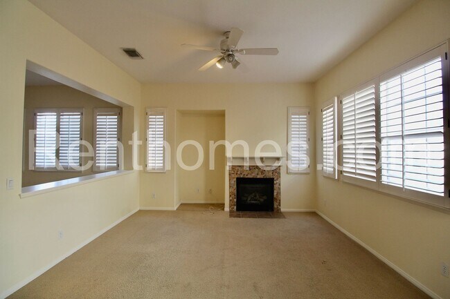 Building Photo - Scripps Ranch, 11635 Miro Cr, AC, Gas Log ...