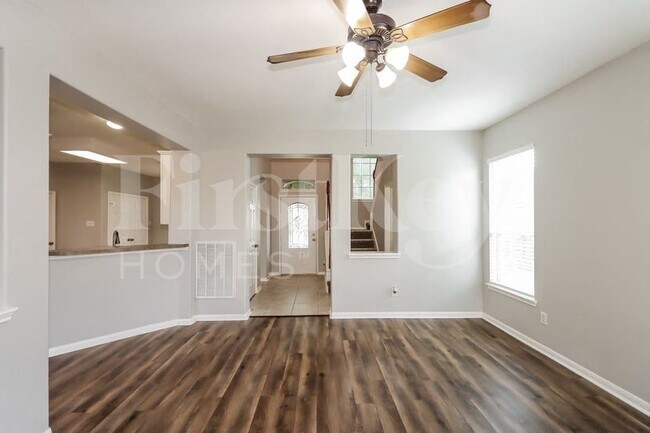 Foto del edificio - 3803 Oakwilde Cir