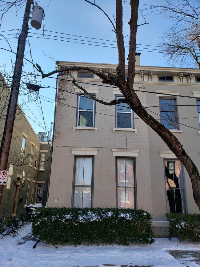 Building Photo - 211 Covington Ave