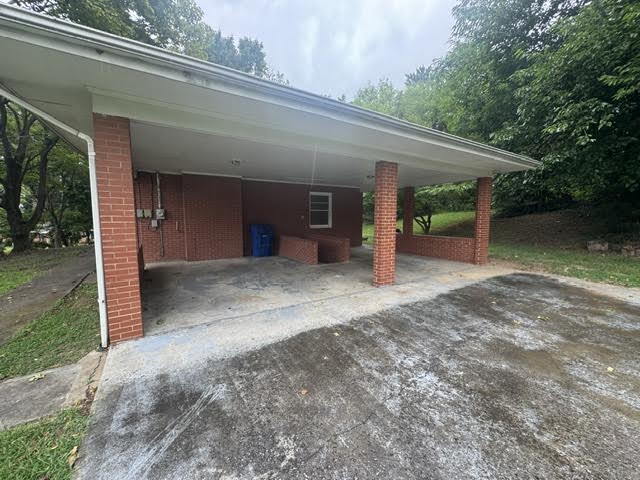 Building Photo - Charming 3-Bedroom Home with Large Yard, Carport & Unfinished Basement on Salem Avenue in Front R...