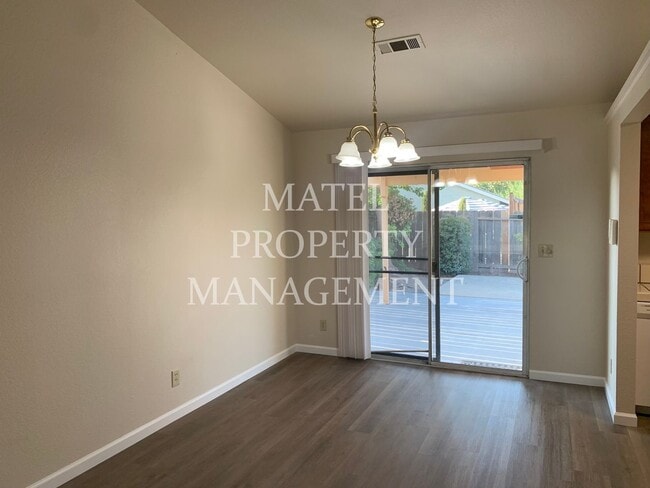 Foto del edificio - Move in Special see AD